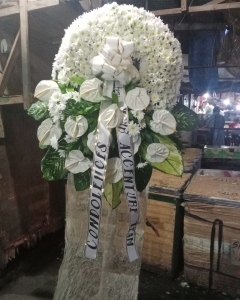 !Florist Designed White Standing Wreath